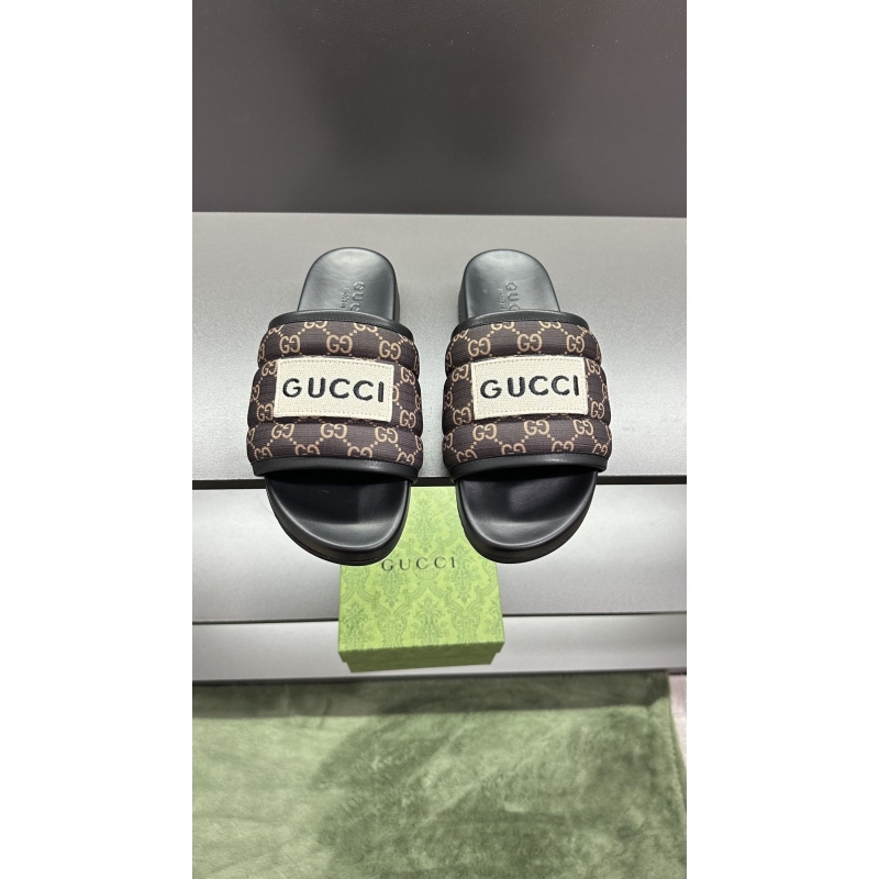 G*u*i slippers